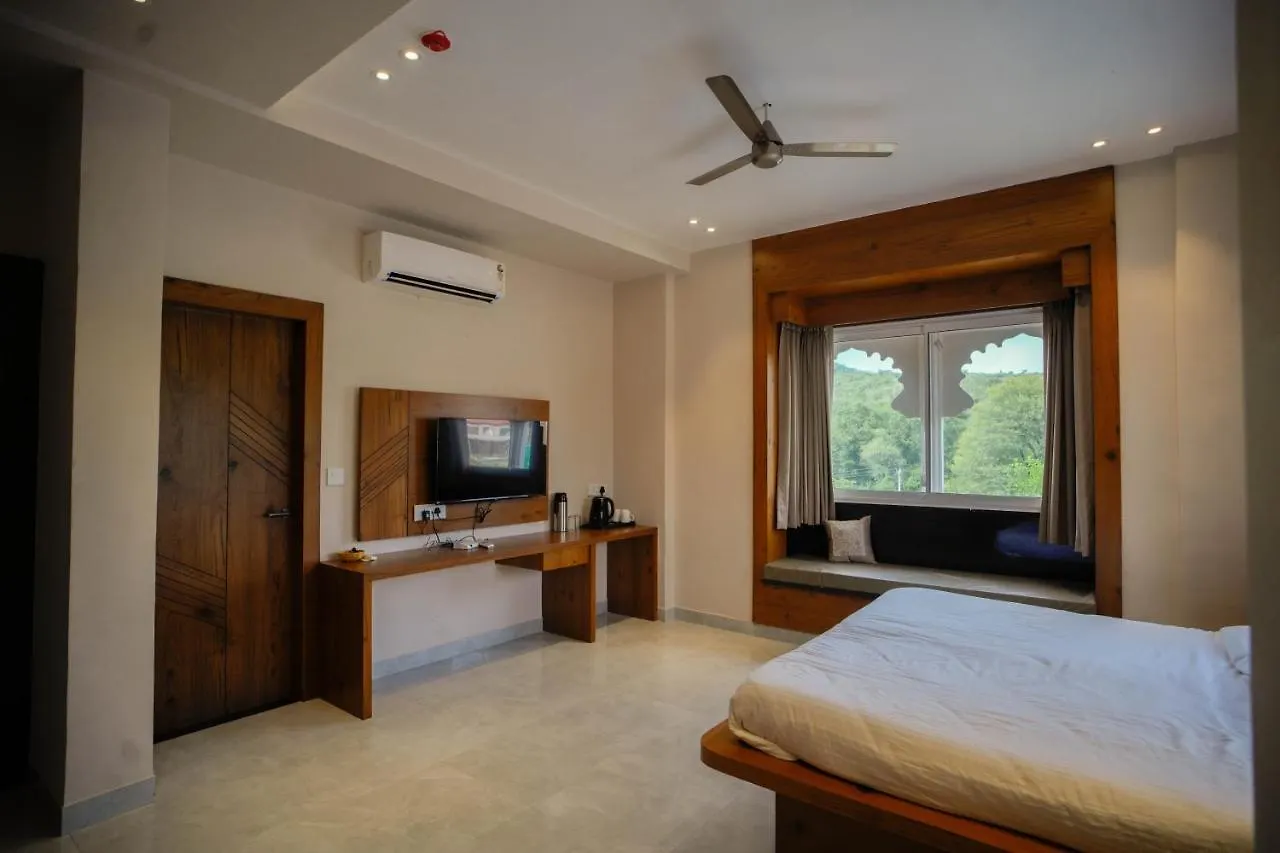The Ekling Garh Hotel & Resort Ουνταϊπούρ 3*,