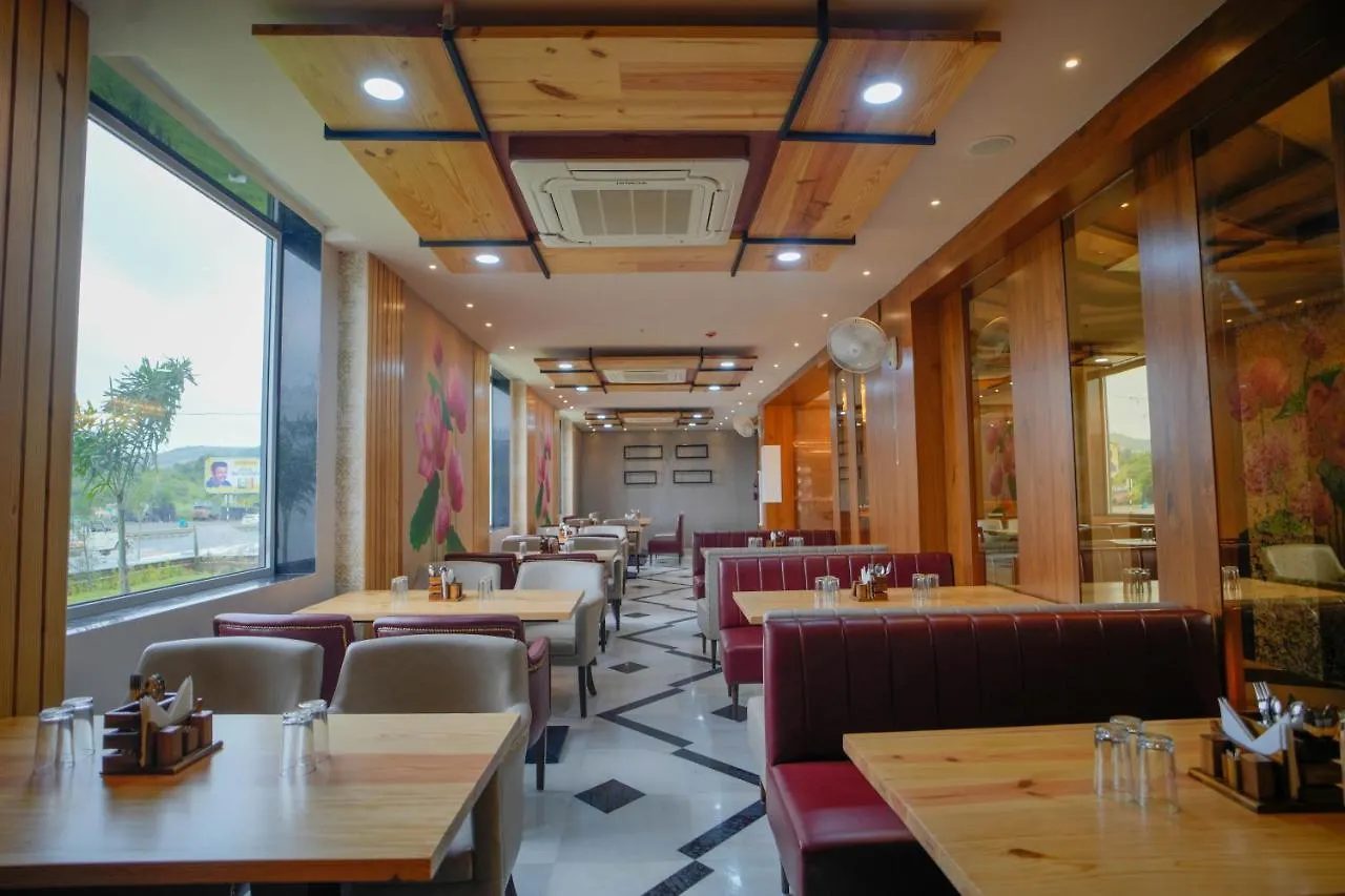 The Ekling Garh Hotel & Resort Ουνταϊπούρ