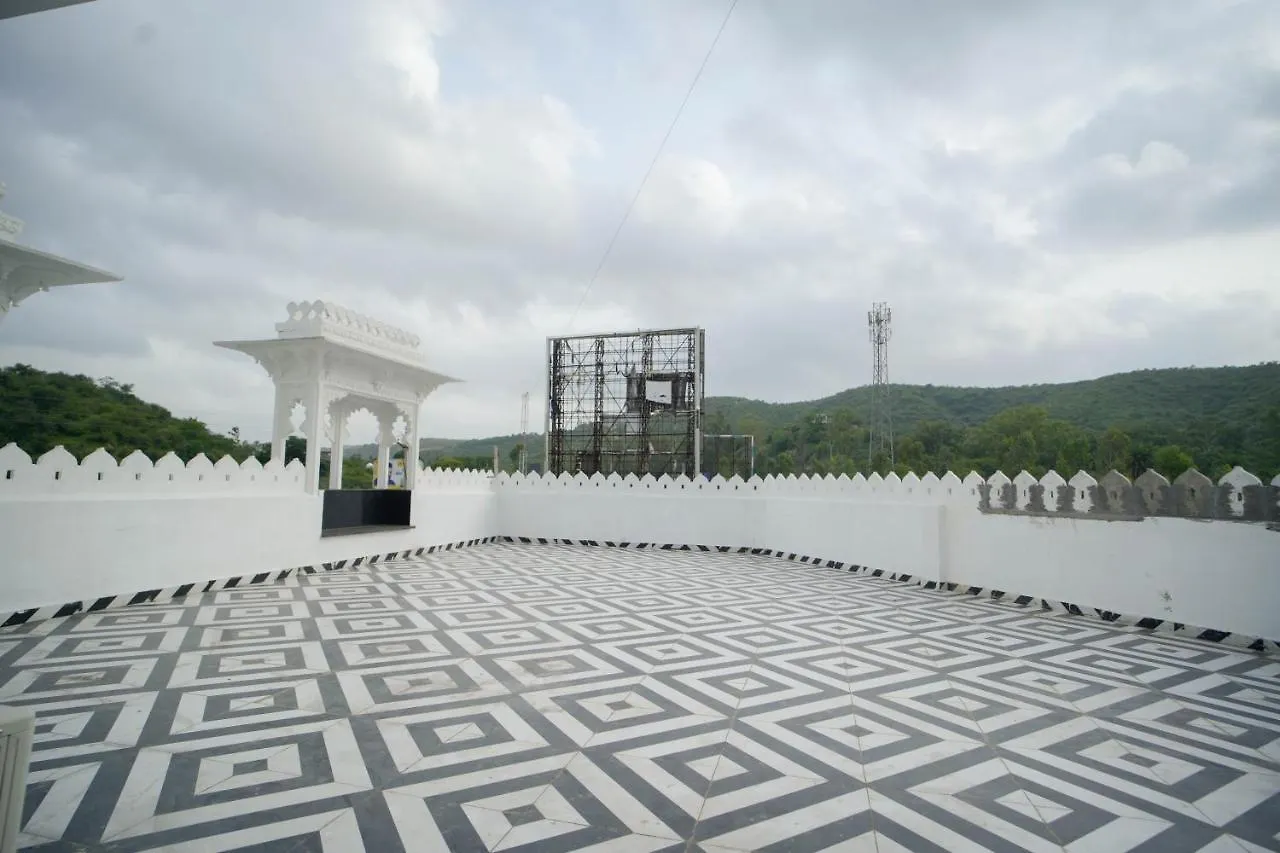 The Ekling Garh Hotel & Resort Ουνταϊπούρ 3*,