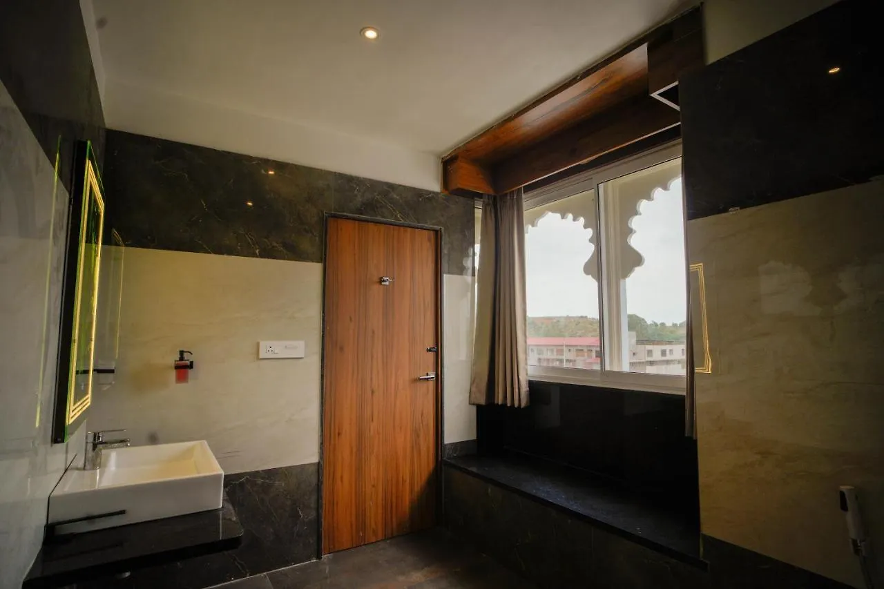 ***  The Ekling Garh Hotel & Resort Ουνταϊπούρ Ινδία
